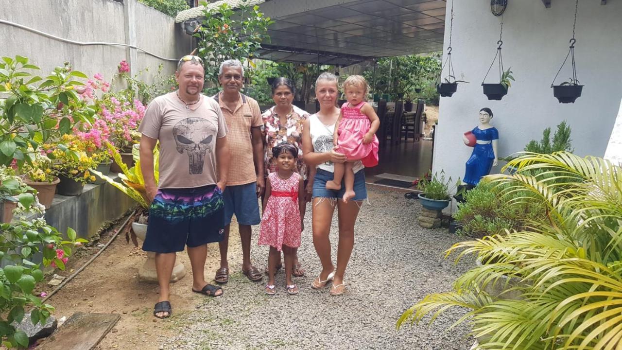 Hispaniola Inn Mirissa Kültér fotó