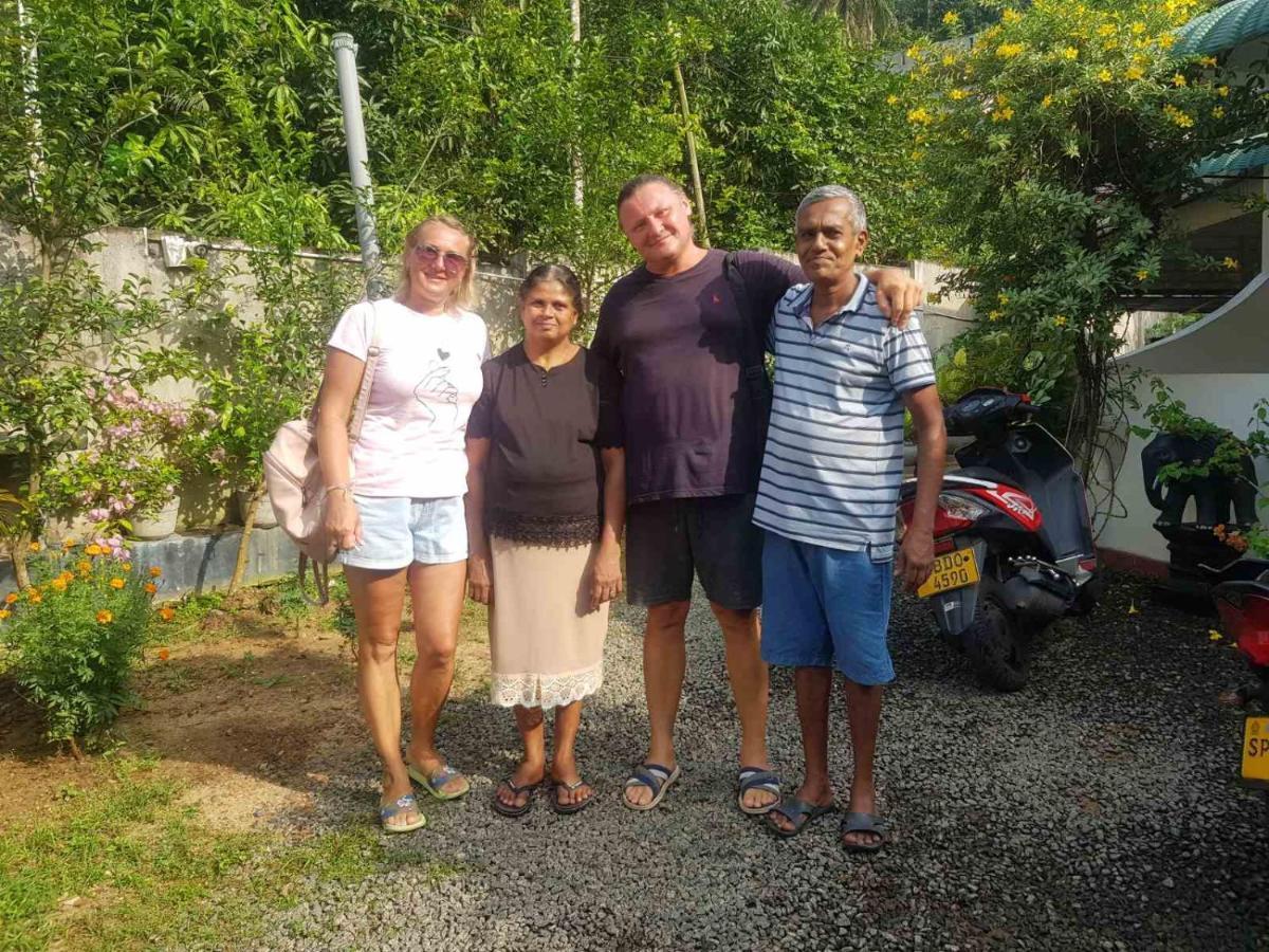Hispaniola Inn Mirissa Kültér fotó