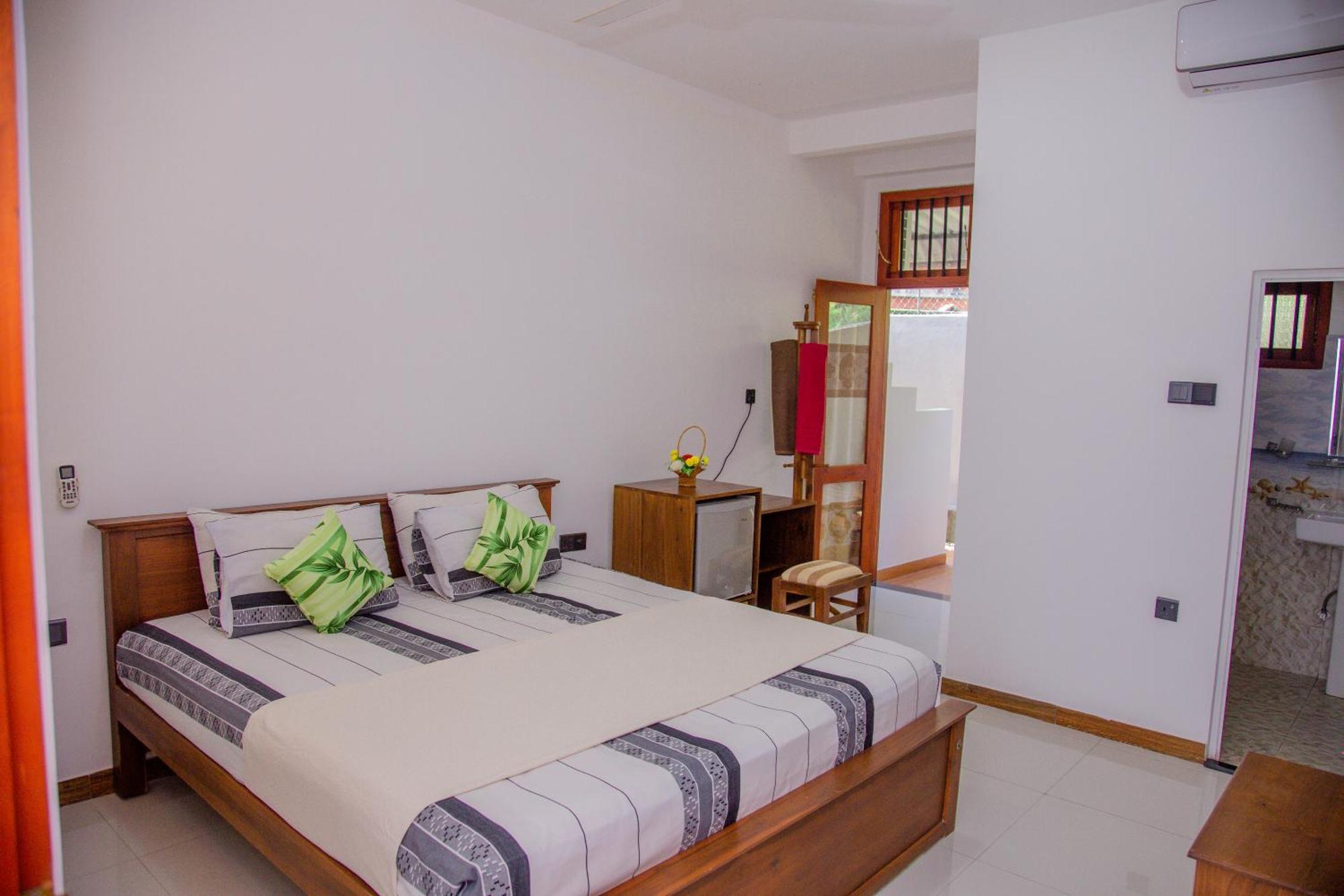 Hispaniola Inn Mirissa Kültér fotó