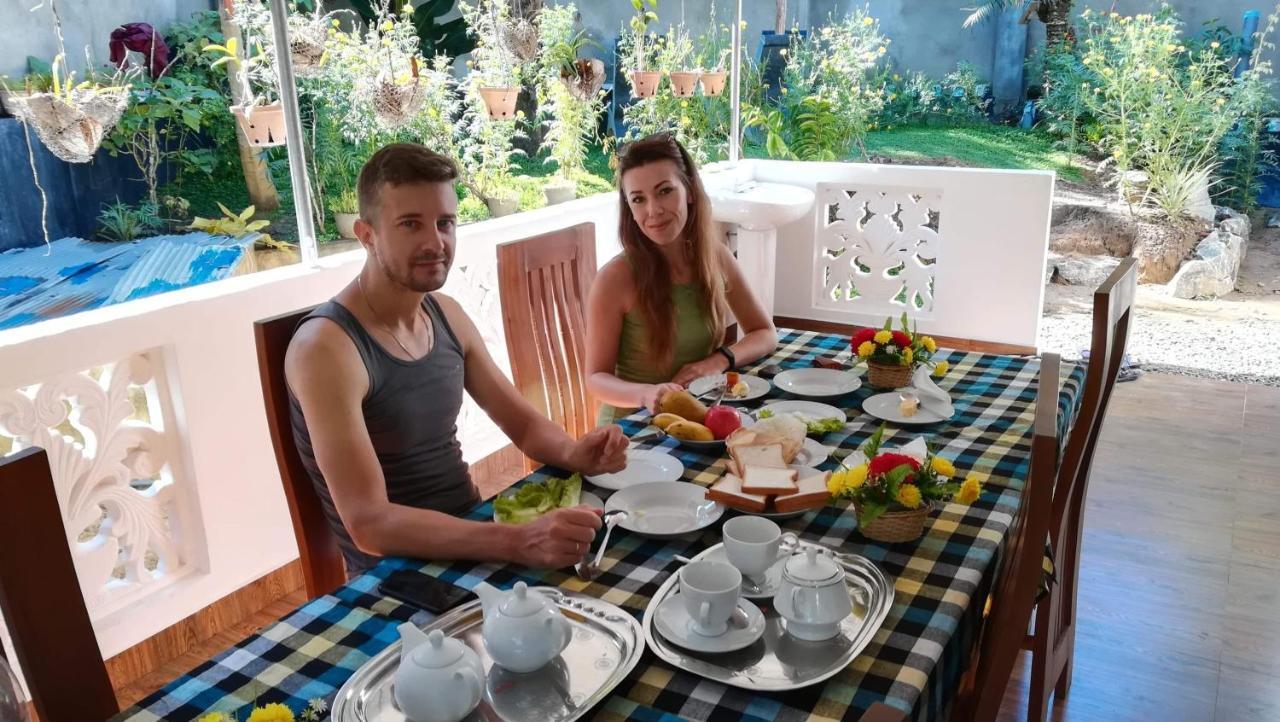 Hispaniola Inn Mirissa Kültér fotó